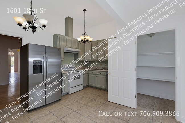 Building Photo - 1601 18th St