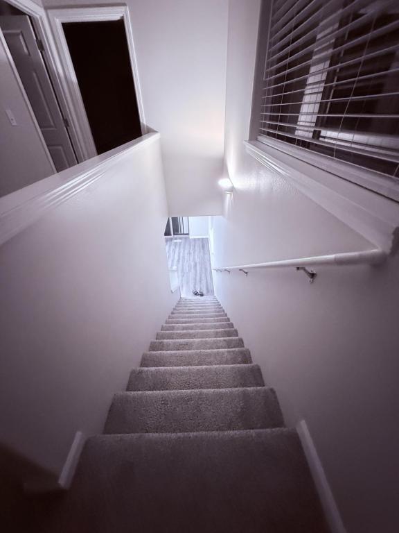 Building Photo - 13102 NE 26th St