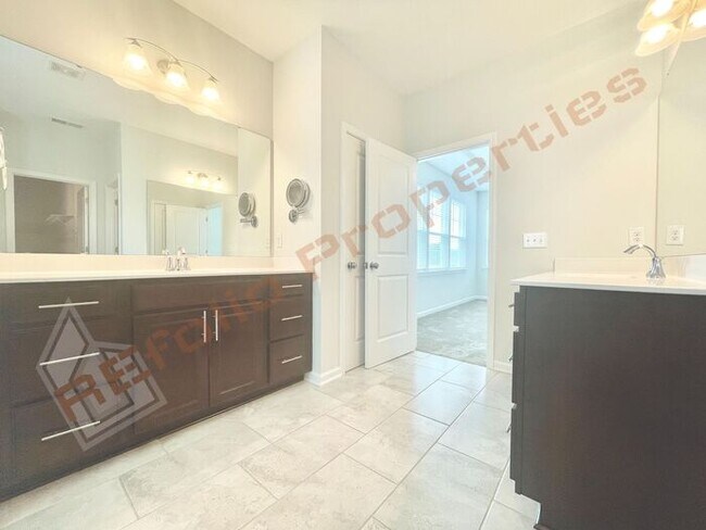 Building Photo - Lovely 2 Story 4 Bedroom, 3 Bath Single-Fa...
