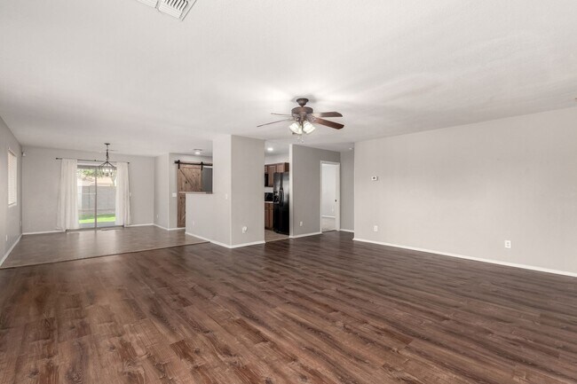 Building Photo - San Tan Valley Charmer w/ Great Back Yard