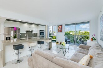 Building Photo - 1688 West Ave