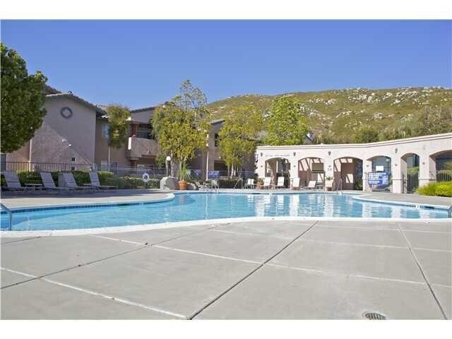 Building Photo - RB 2 Br 2 BathPetOK+washer+Dryer All Appl 2 Prkg spots>TEXT 858-774-1574