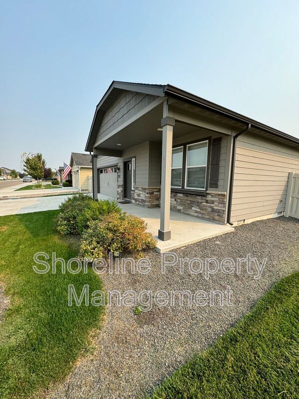 Building Photo - 511 Diamond Lake St