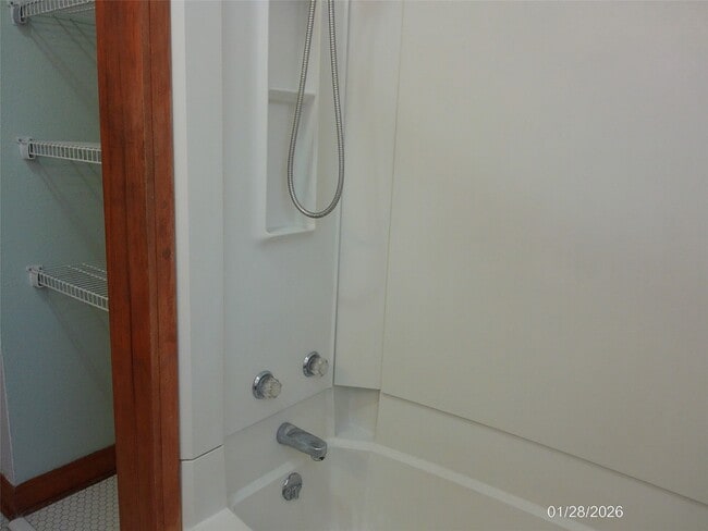 Building Photo - 4619 Ave S