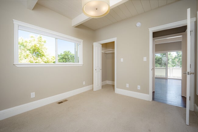 Aqua Terra 2 Bed, 2 Bath Bedroom - Aqua Terra Apartments