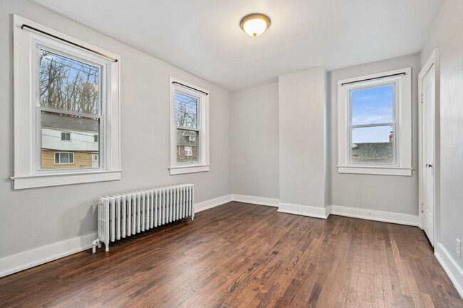 Building Photo - 139 Sumner Ave