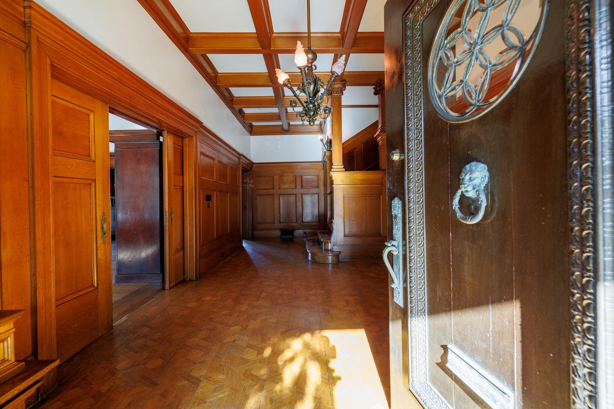 Beamed Ceilings - 2398 Broadway