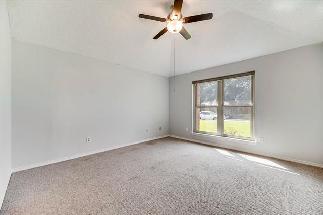 Building Photo - 2031 Lansdown Dr