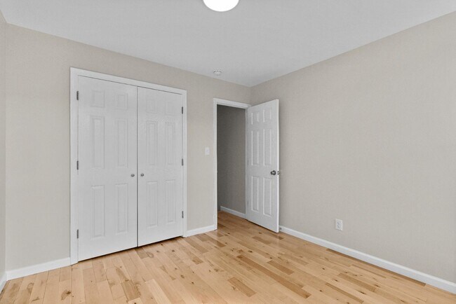 Building Photo - 137 N Montford Ave