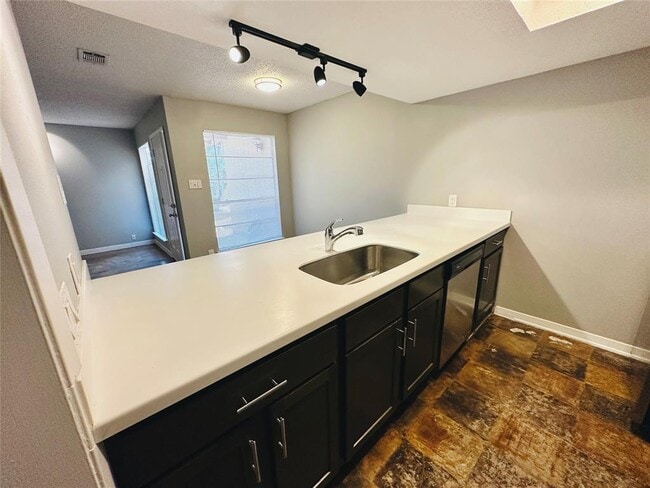 Building Photo - 3418 Willowrun Dr
