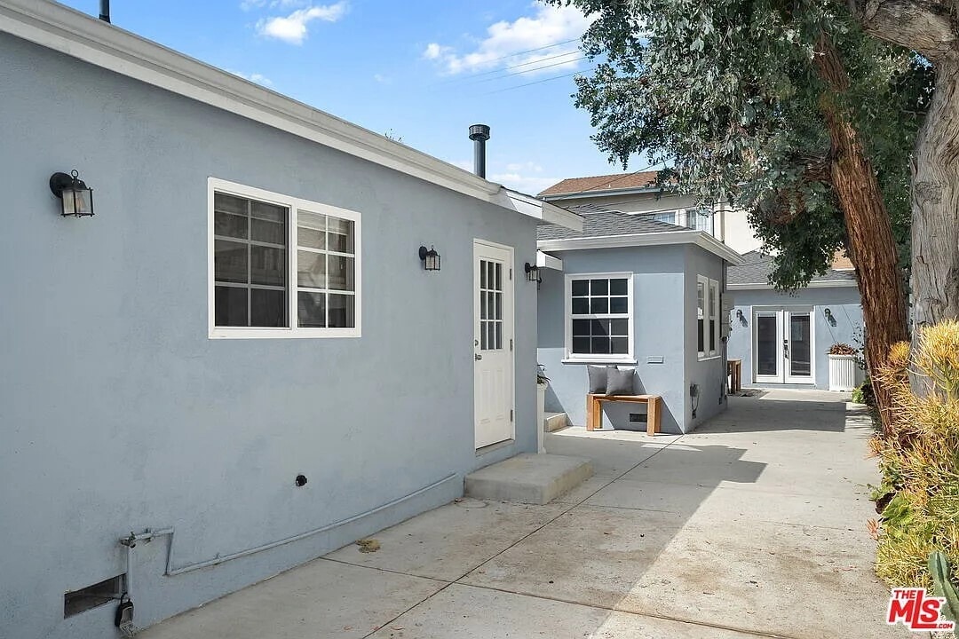 Building Photo - 3627 Veteran Ave