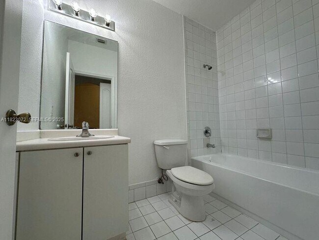 Building Photo - 1661 SE 29th Ct