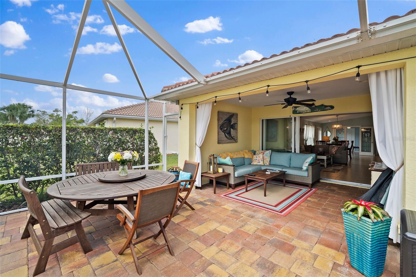 Building Photo - 2121 Burgos Dr