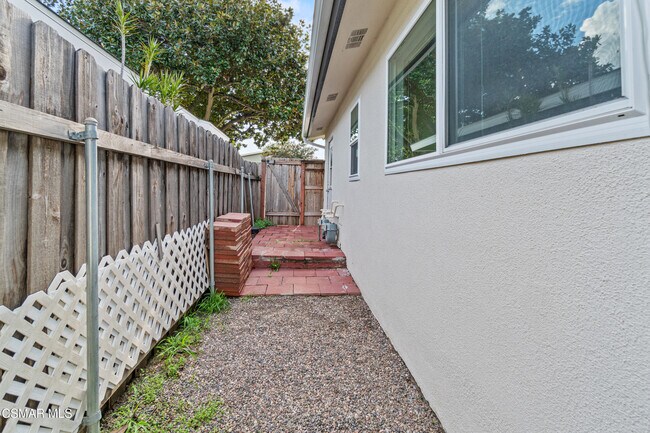 Building Photo - 3341 Porter Ln