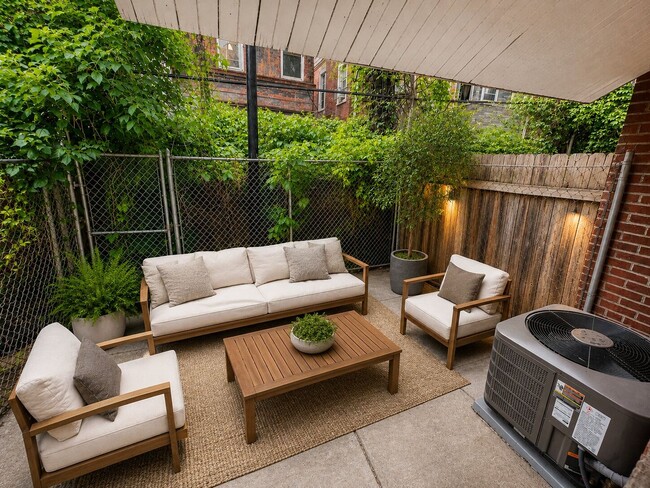Building Photo - Spacious 3BR Rental with Central Air & Private Yard