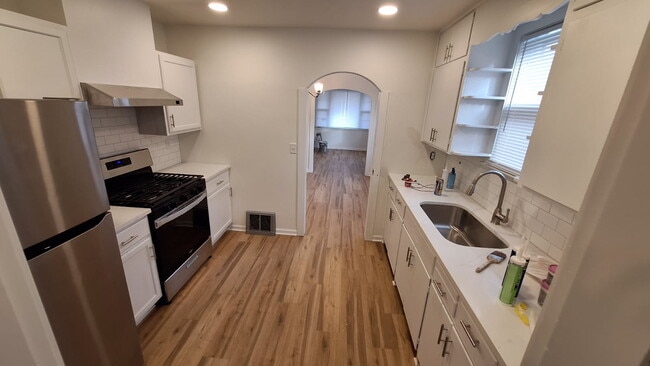 Building Photo - 3044 N 12 St