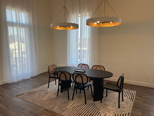 Building Photo - 165 Morrow Ave