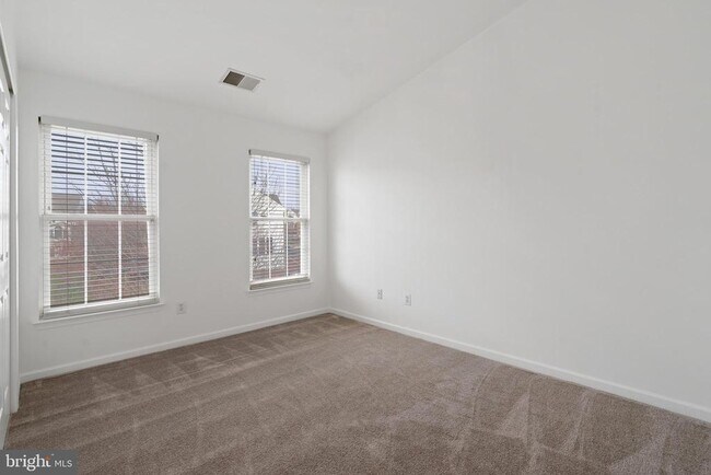 Building Photo - 128 Ivy Hills Terrace