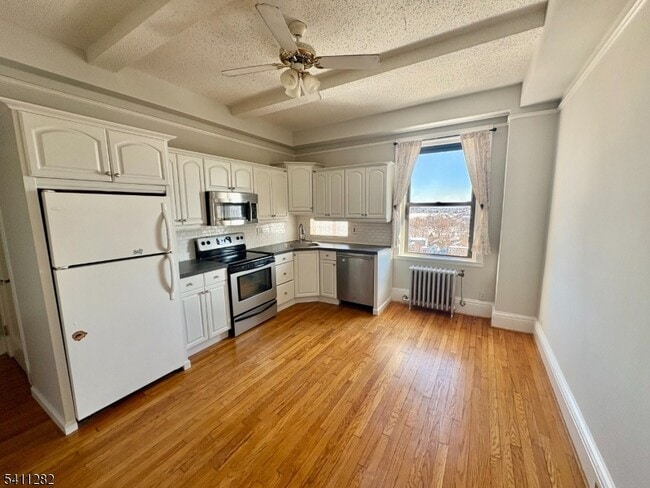 Building Photo - 363-377 Mt Prospect Ave