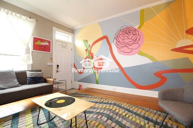 Building Photo - 305 W 31st St