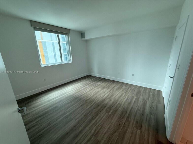 Building Photo - 55 SE 6th St