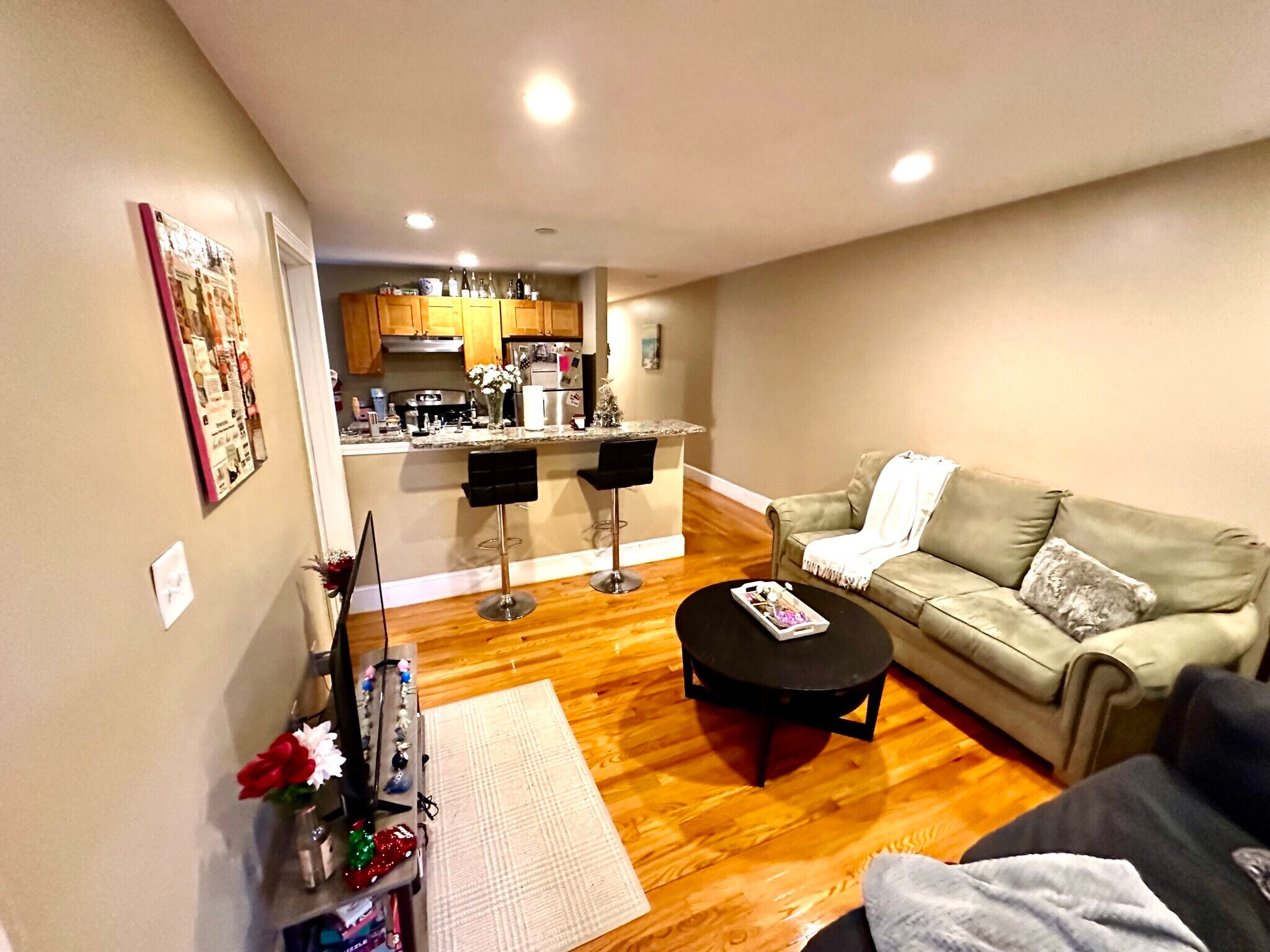 Building Photo - 76 Egmont St