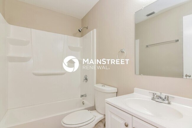 Building Photo - 4 Bedroom Pet-Friendly Home in Winter Haven, FL with Main Street Renewal