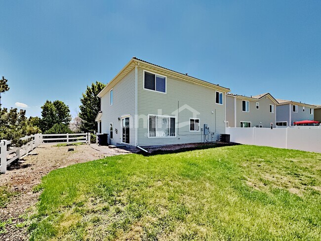 Building Photo - 4995 Fundy St