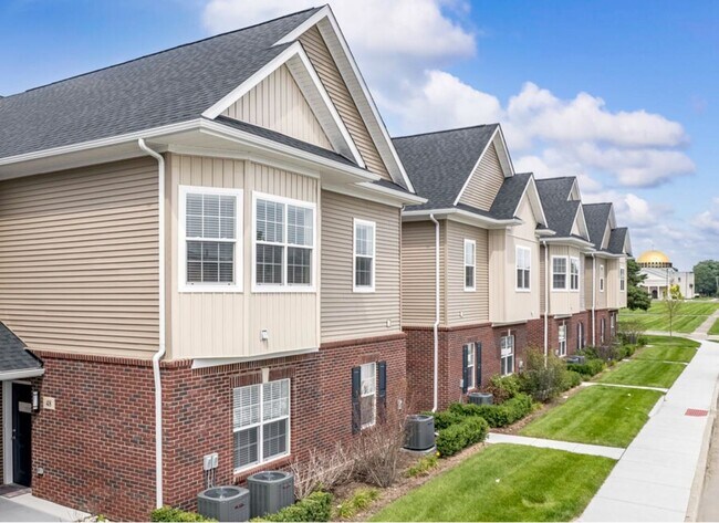 Building Photo - 8302 Towne Center Cir