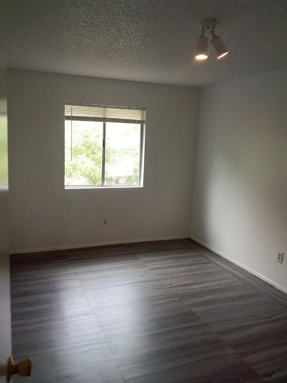 Building Photo - 8404 Riverstone Dr