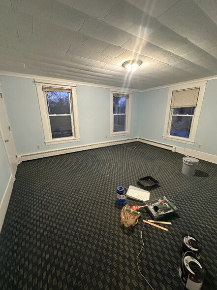 Building Photo - 8 Highland St