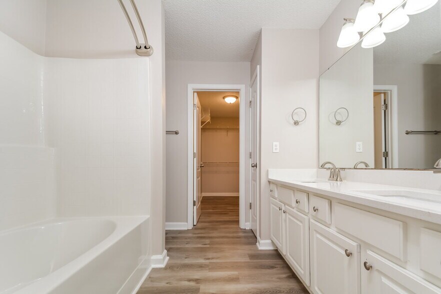 Building Photo - 3004 Ranburne Dr