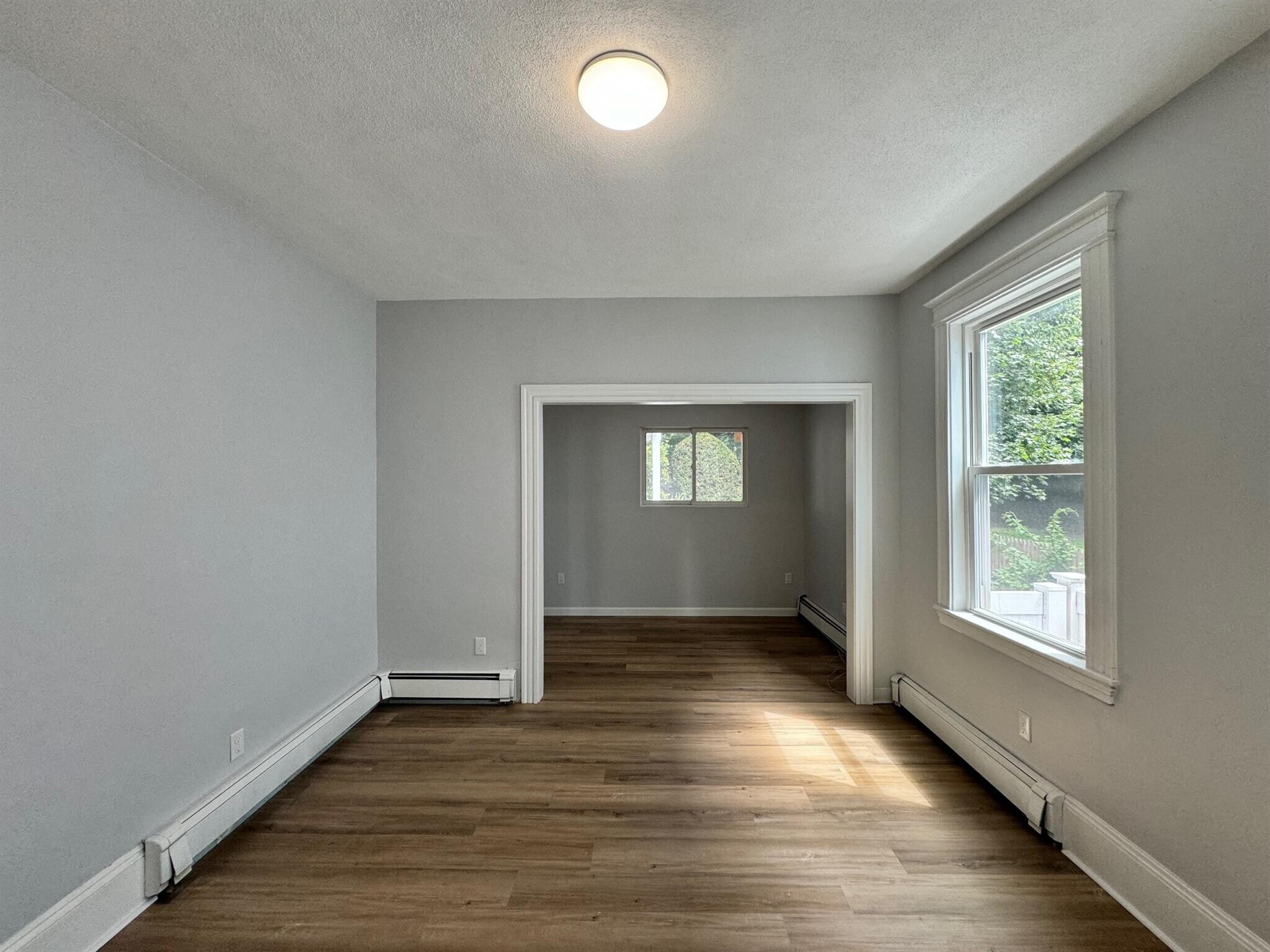 Building Photo - 136 Sharon St