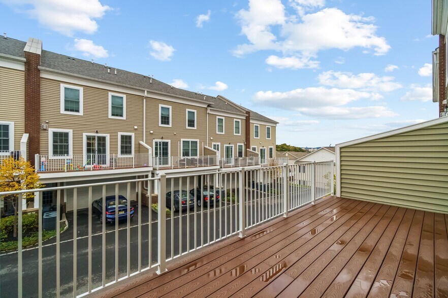 Building Photo - 205 Roosevelt Dr