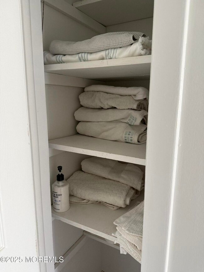 Building Photo - 35 Sternberger Ave