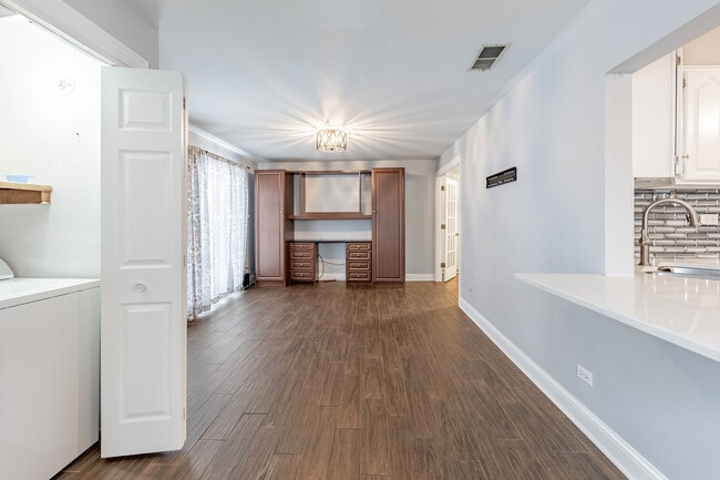 Building Photo - 8912 S Ryan Rd