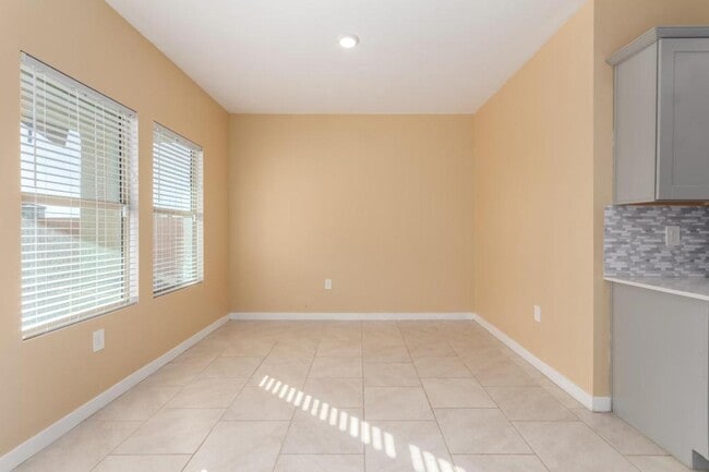 Building Photo - 12742 E Joffroy Dr