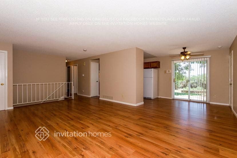 Building Photo - 9276 Clermont Dr