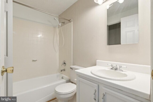 Building Photo - 8483 Aurora Ct