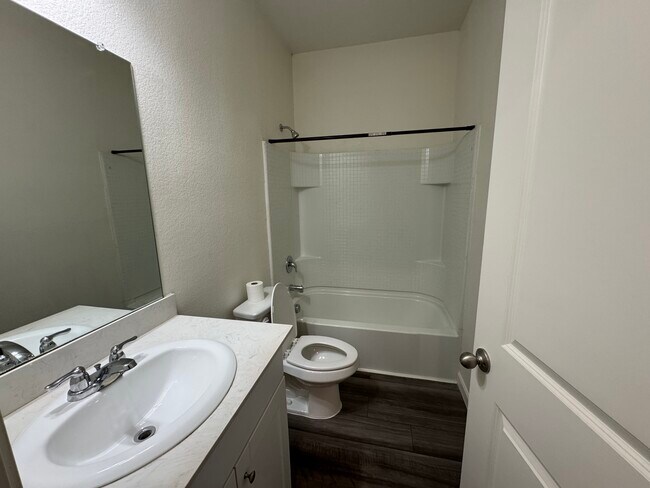 Building Photo - 10341 Castle Lyons Ln