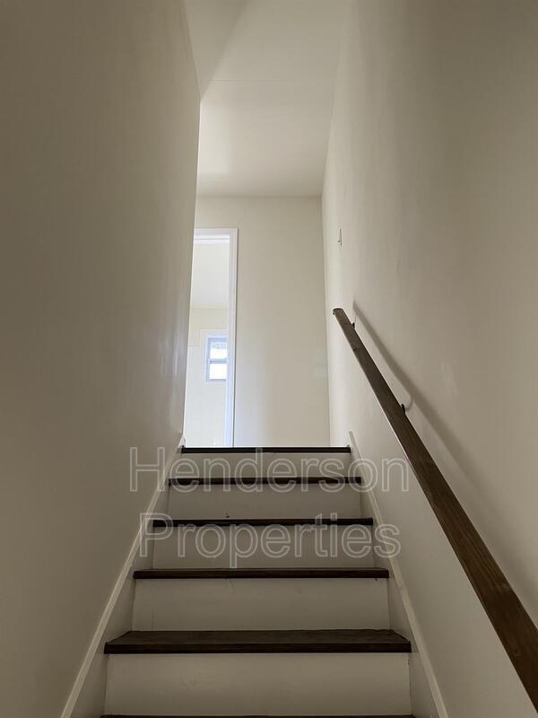 Building Photo - 2715 Dundeen St