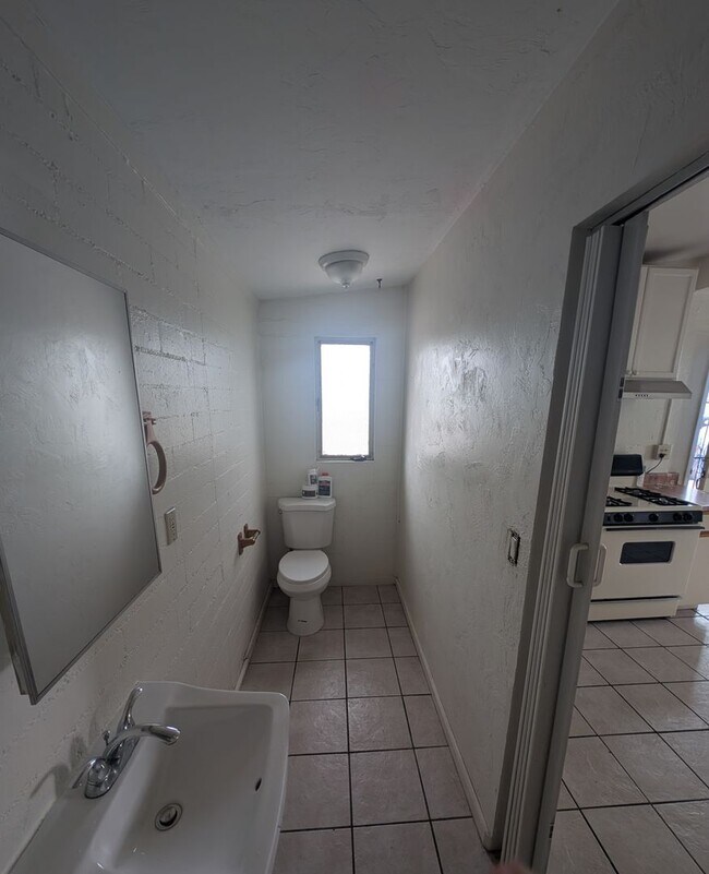 Building Photo - Cute 1 Bedroom 1 Bath Home