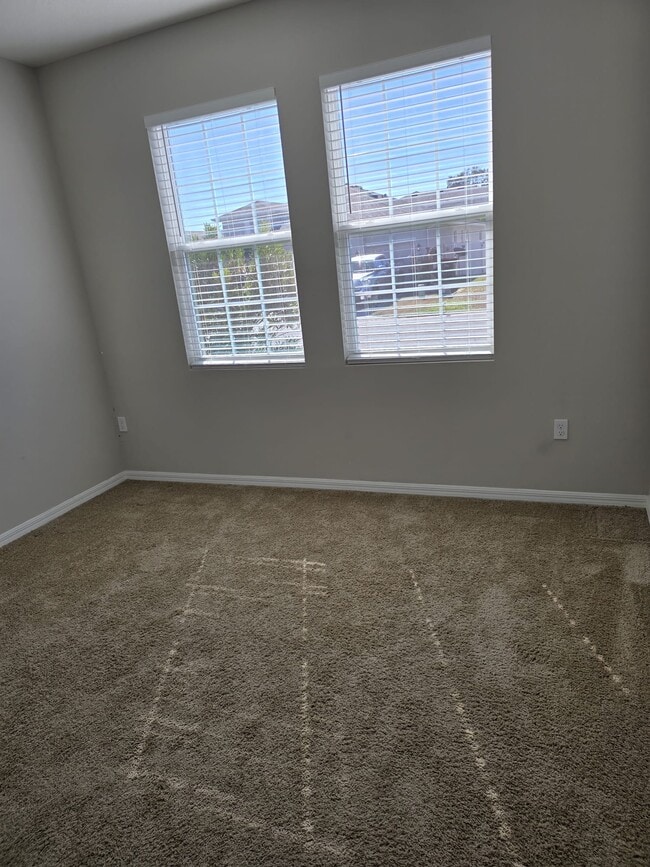 Building Photo - 5833 SW 85th Pl