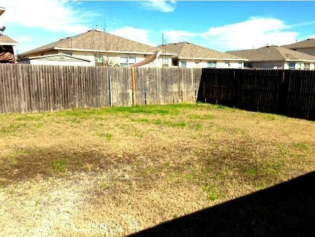 Building Photo - Upgraded Home - Granite Counters - Fenced ...