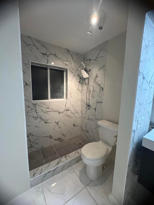 Building Photo - 20818 San Simeon Way