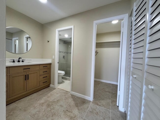Building Photo - 401 Golden Isles Dr