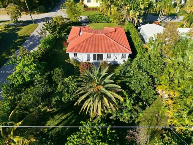 Building Photo - 1538 Funston St