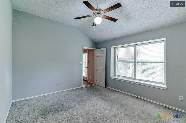 Building Photo - 1701 Century Oaks Dr