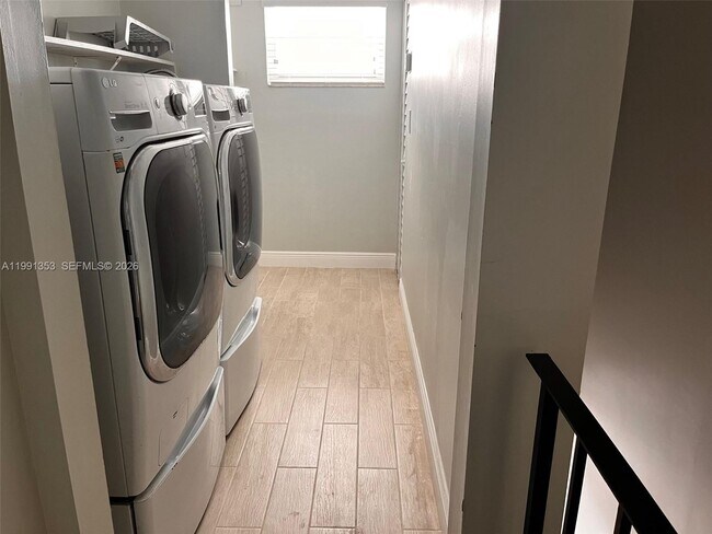 Building Photo - 210 NW 87th Ave