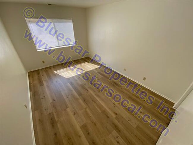 Building Photo - Just Listed in Hesperia!!!
